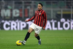 迪马：弗拉门戈明日将敲定韦斯利&amp;埃默森转会文件，并问询奥卡福