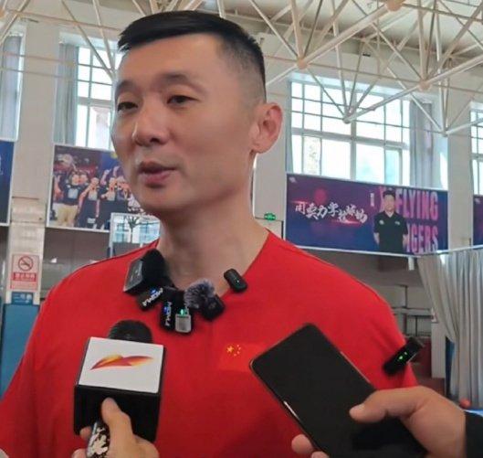 bwin必赢-刘炜：新疆男篮续约劳森+签上季北京外援纳托尔 第三外援正沟通