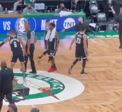 1622589725411028349.gif 欧文.gif